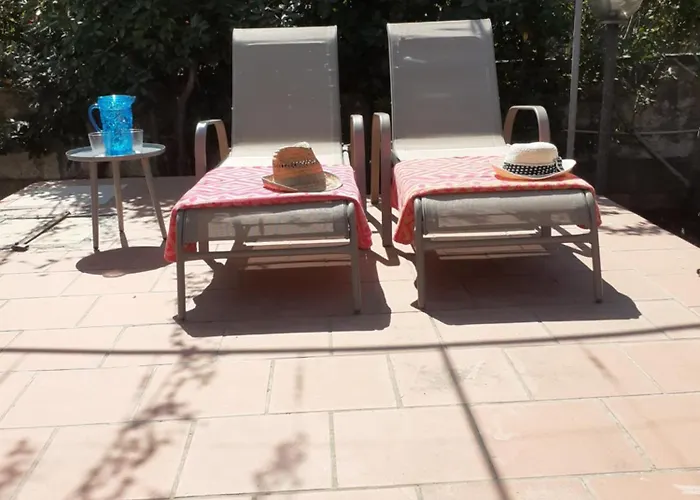 Villa Dei Fiori, Vicino Di Punta Pizzo