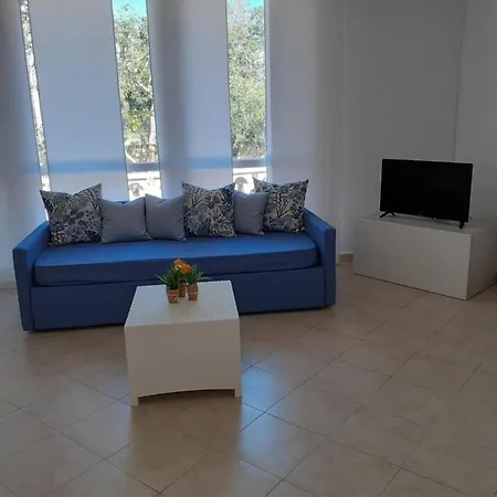 Dei Fiori, Vicino Di Punta Pizzo Villa