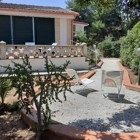 Dei Fiori, Vicino Di Punta Pizzo Villa