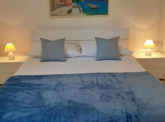 Dei Fiori, Vicino Di Punta Pizzo Villa