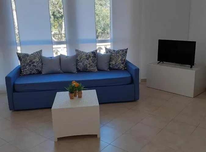 Dei Fiori, Vicino Di Punta Pizzo Villa